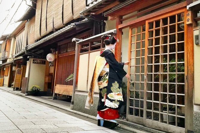 5 Top Highlights of Kyoto Full Day Bike Tour (E-bike option) - The Guide Factor: Safety, Culture, and Photo Timing