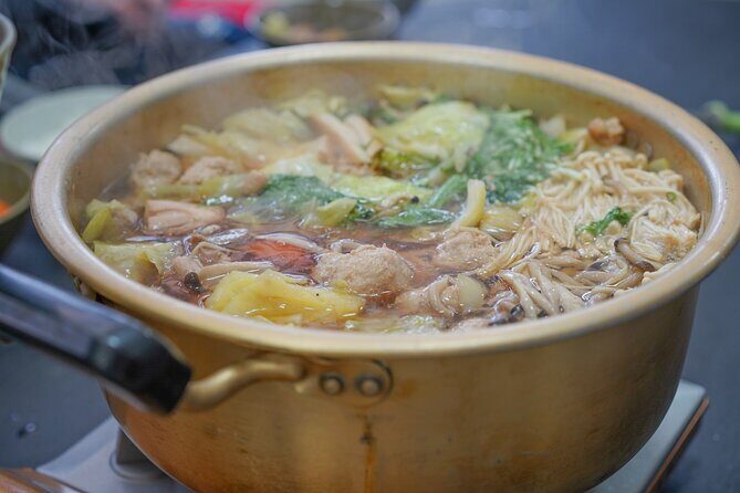 Authentic Sumo Experience in Tokyo: Enter the Sanctuary - Chanko-nabe lunch: eating together like a sumo routine