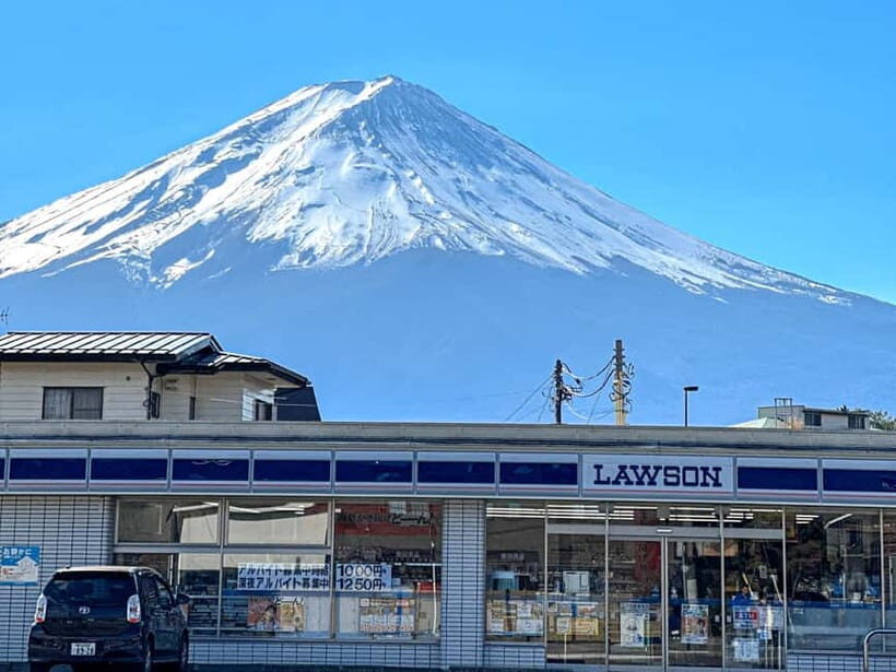 From Tokyo: Must-Visit Mount Fuji Highlight Full-Day Tour - Arakurayama Sengen Park and the Chureito Pagoda: the postcard moment