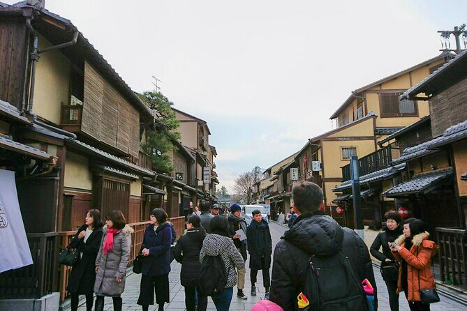 Full Day Guided Tour to Kyoto and Nara from Osaka by Van - Todai-ji and the Great South Gate: big architecture, short timing
