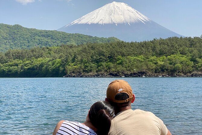 Full Day Tour to Mount Fuji in Spanish - Stop-by-stop: Shiraito Falls and Motosuko Lake