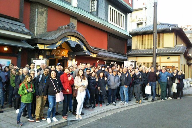 Gion Walking Tour by Night - The Best Part: Spotting Real Moments (With Realistic Expectations)