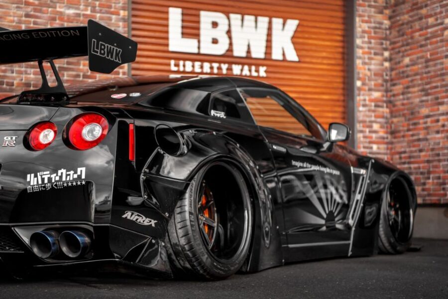 GT-R35 800hp Club Membership - secret underground car meet - Super Autobacs: the store stop that makes the culture feel real