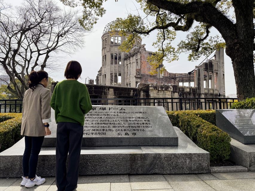 Hiroshima: Hiroshima and Miyajima UNESCO Sites 1-Day Tour - Lunch break: Hiroshima-style okonomiyaki (and how to choose the right option)