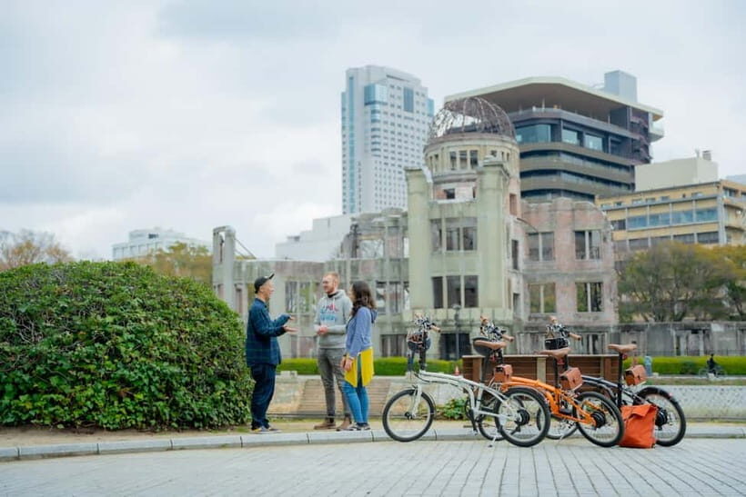 Hiroshima: Peace Cycling Tour with Local Guide - Hiroshima Castle, bridges, and hospitals on the 3-hour route