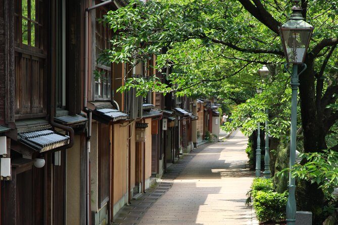 Kanazawa Half Day Tour (Private Guide) - Nagamachi Bukeyashiki ruins: samurai life, not a costume show