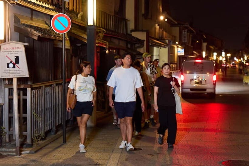 Kyoto: Gion Geisha District Walking Tour - Stories of Geisha - Guides are the difference: what to expect from the storytelling