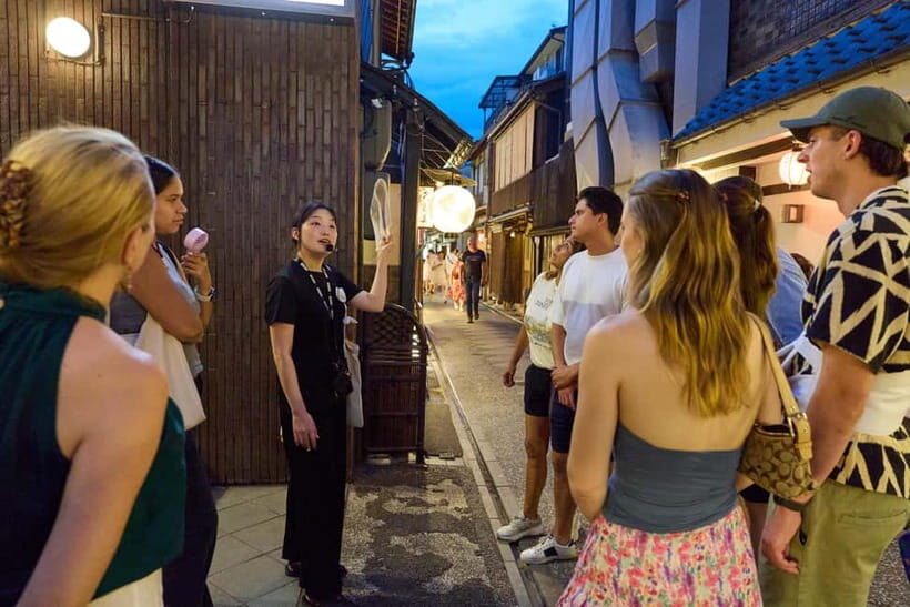 Kyoto: Gion Geisha District Walking Tour - Stories of Geisha - Meeting at Ben’s Cookies Kyoto Shijo: where the tour starts clean and easy