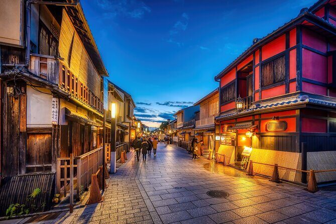 Kyoto Gion Night Walk & Geisha District Guided Tour - Small Groups, Real Questions: What Max 9 People Changes