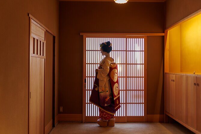 Kyoto: Meet the Geisha Maiko with Gion Walking Tour - The ochaya meeting: private residence energy, strict venue rules, and respectful access