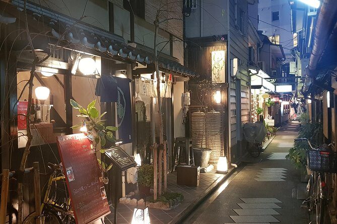 Kyoto Nighttime All-Inclusive Eats and Streets, Gion and Beyond - Gion after dark: geiko talk, a shrine stop, and the etiquette layer