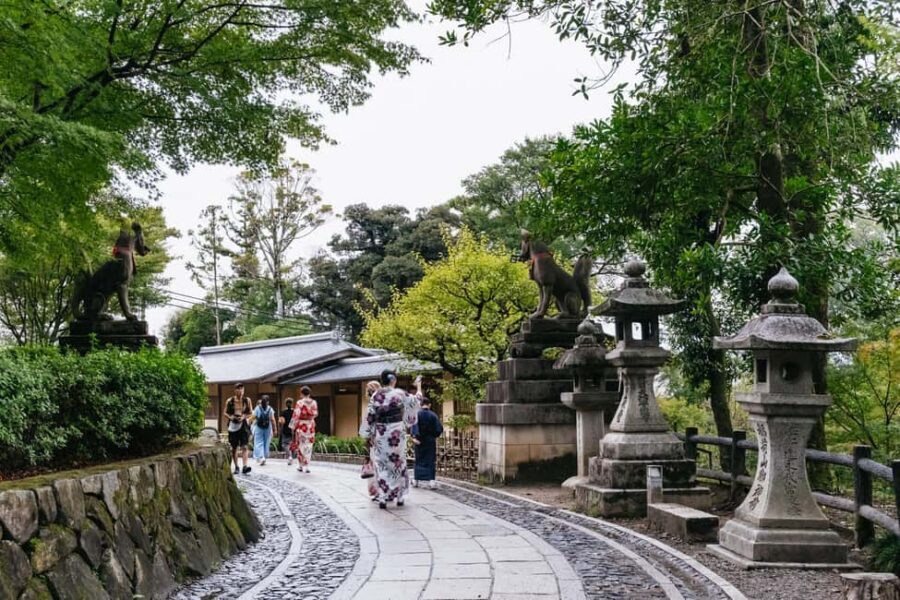 Kyoto: Nijo Castle, Kiyomizu & Fushimi Inari Guided Tour - Should you book this Kyoto: Nijo Castle, Kiyomizu & Fushimi Inari guided tour?