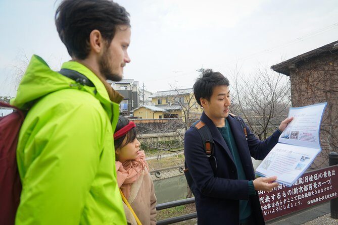 Kyoto Sake Brewery & Tasting Walking Tour - The tasting bar: comparing 18 kinds of sake like a pro