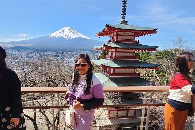 Mt. Fuji Day Trip from Tokyo with English Speaking Driver Guide - Oshino Hakkai: Old-World Water Village (Crowd Reality Included)