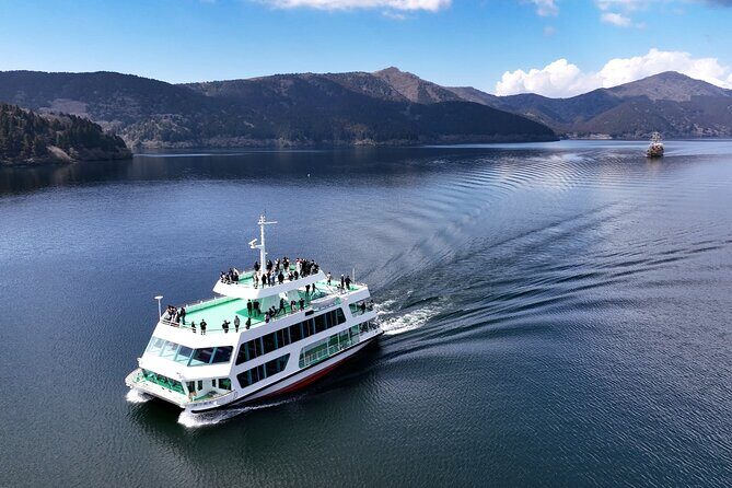 Mt Fuji & Hakone Cruise, Drum Show Bus 1 Day from Tokyo Sta. Area - Hakone Komagatake Ropeway: Views Plus a Shrine Stop