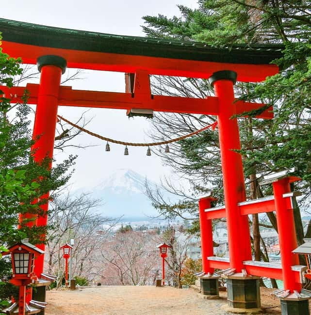 Mt. Fuji Heritage Tour: Traditional Villages, Lakes & Shrine - Practical tips that make the day smoother
