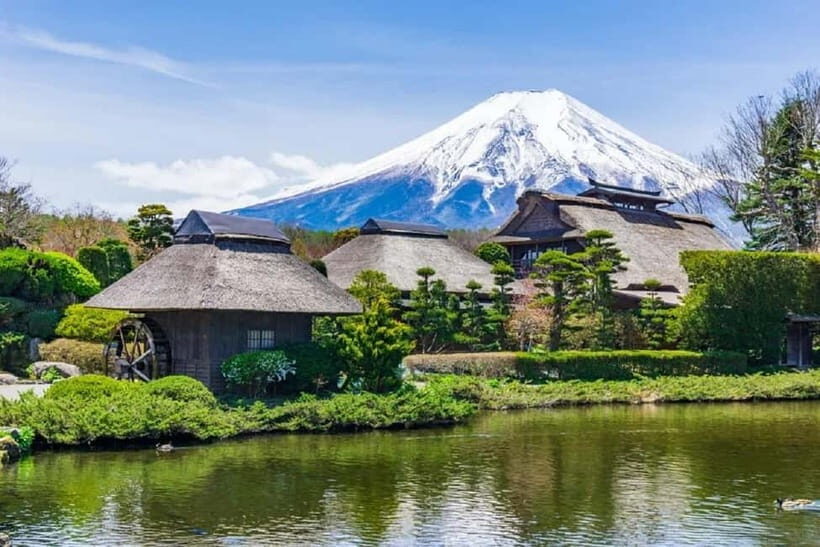Mt Fuji Top 5 Spots Day Tour: Arakurayama Park,Oshino Hakkai - Arakurayama Sengen Park and the Fuji framing that makes people stop and stare
