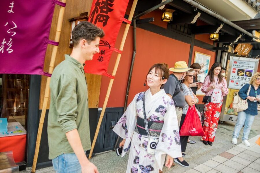 Night Walk in Gion: Kyoto's Geisha District - Key things you’ll notice on this Gion night walk
