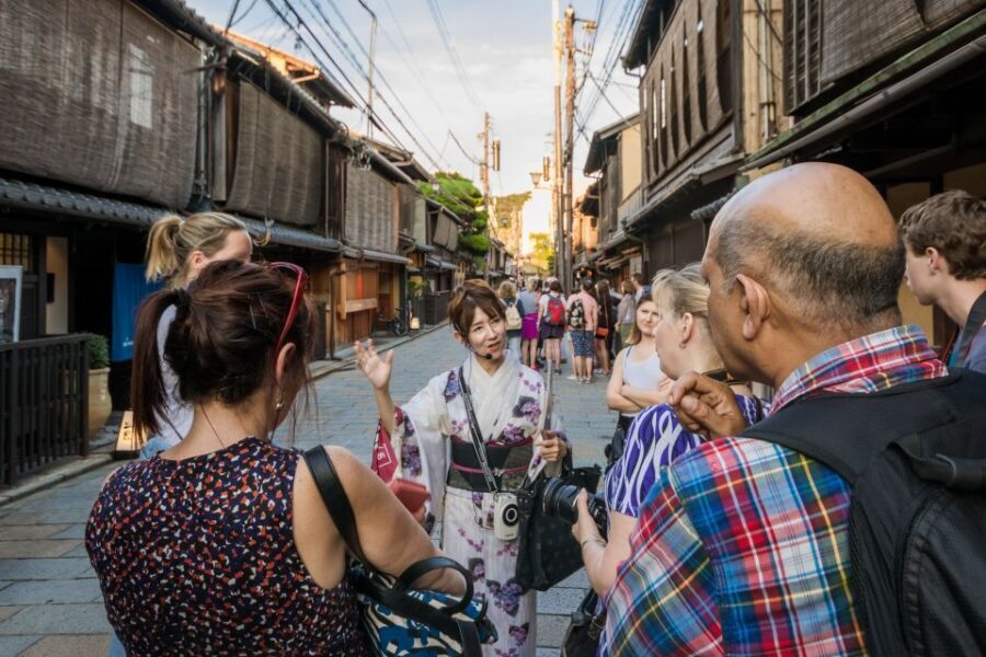 Night Walk in Gion: Kyoto's Geisha District - Tea-house culture and Kyoto details you miss on your own