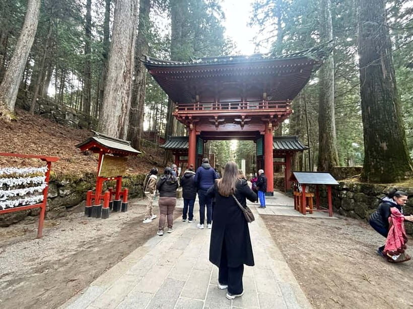Nikko: Kegon Falls, Lake Chuzenji & Toshogu Temple - Lake Chūzenji Stroll: Volcanic Calm at Mount Nantai’s Base