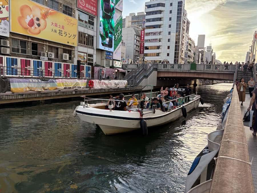 Osaka: Dotonbori's Bridges 20-Minute Cruise - Why Dotonbori looks better from the water