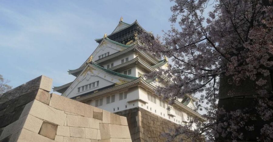 Osaka: Five Must-See Highlights Walking Tour & Ramen Lunch - Why the subway-and-walk plan works for Osaka