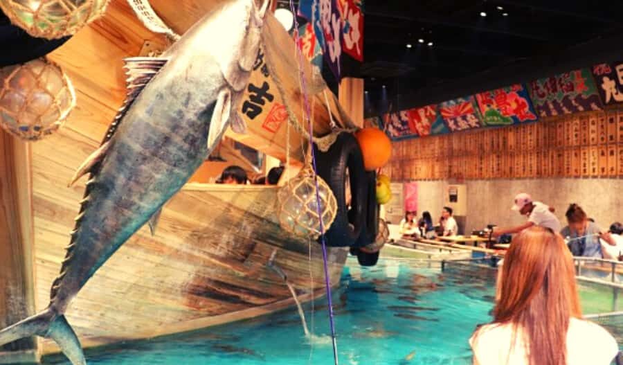 Osaka: Hotspots & Hidden Gems Walking Tour Private or Group - Hidden Alleys and Quiet Temples: The Osaka People Actually Use