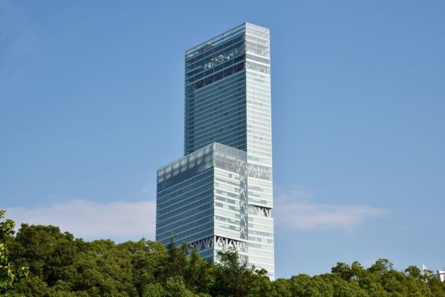 Osaka: Main Sights and Hidden Spots Guided Walking Tour - Osaka Castle Park: the exterior you can understand