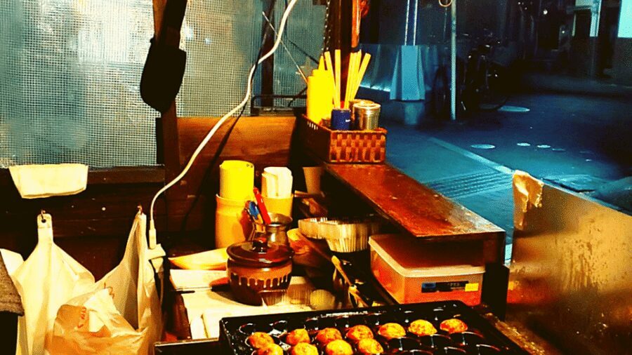 Osaka: Shinsekai Food Tour with 13-15 Dishes at 5 Eateries - Stop 3: Kushikatsu, Light Frying, Big Flavor