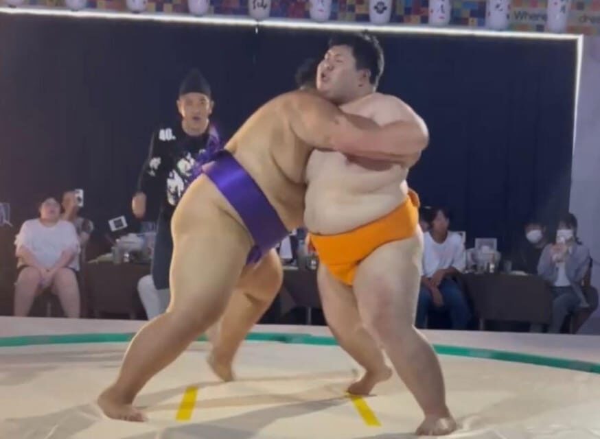 Osaka: Sumo Show & Experience w/ Optional Kimono & Hot Pot - Kimono Haori Try-On (and Optional Premium Dressing)