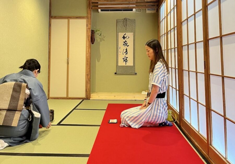 Osaka: Tea Ceremony Experience - Entering the Tatami Room: Calm in the Middle of Dotonbori