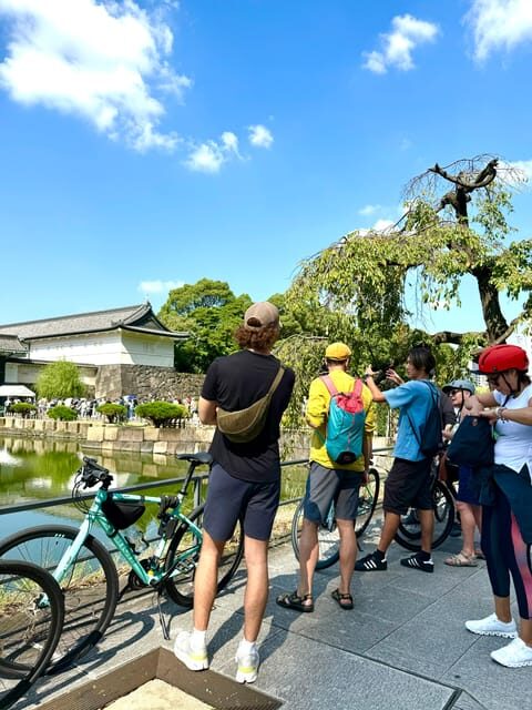 Tokyo: 3-Hour Bike or E-Bike City Highlights Tour - Bianchi cross bikes vs e-bikes: choose based on your comfort, not your pride