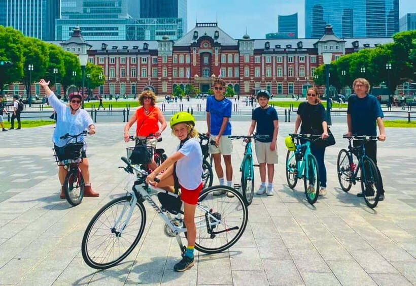 Tokyo: 3-Hour Bike or E-Bike City Highlights Tour - Start at the Commodore Perry statue and get rolling quickly