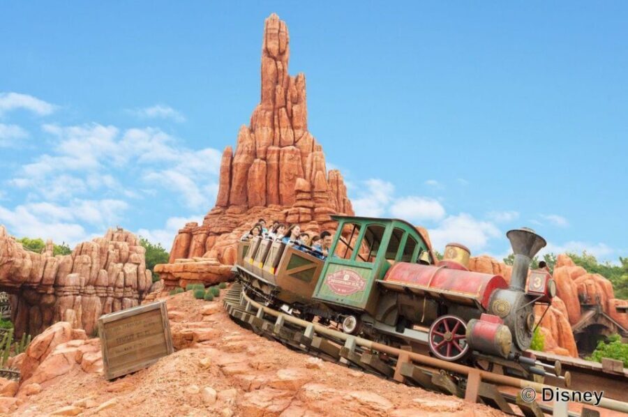 Tokyo Disneyland 1-Day Passport - Language at Tokyo Disneyland: how to avoid getting stuck