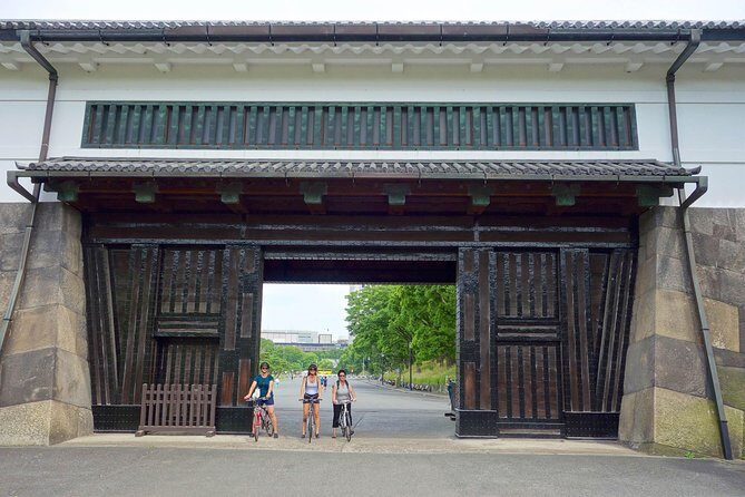 Tokyo Guided Small-Group Biking Tour - Lunch by the water: buy your own bento, then eat with skyline views