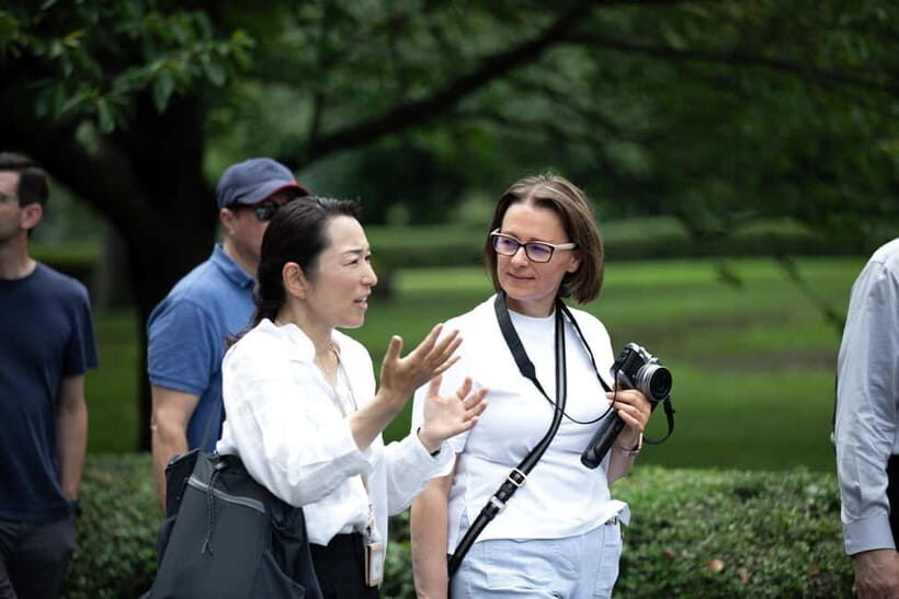 Tokyo: Imperial Palace East Gardens Walking Tour - Honmaru Remnants of Edo Castle: Fortified Layout, Foundation Footprints