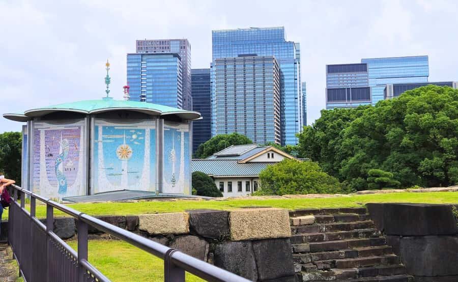 Tokyo: Imperial Palace Japanese History Walking Tour - Walking In Through Otemon Gate: What You’ll See on the Imperial Palace Grounds