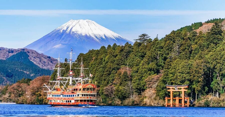 Tokyo Mt Fuji 5th St & Hakone Cruise Bus Tour w/Bullet Train - Lunch with a view: good value if you time it right