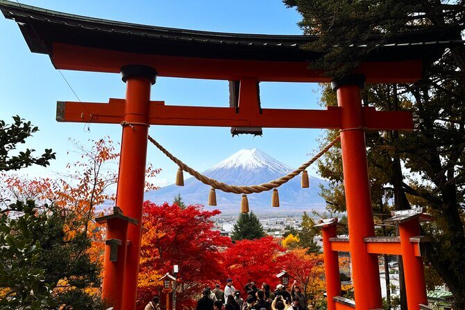 Tokyo: Mt.Fuji & Lake Kawaguchiko 1-Day Bus Tour w/Optional Lunch - Stop 1: Arakurayama Sengen Park and Chureito Pagoda views
