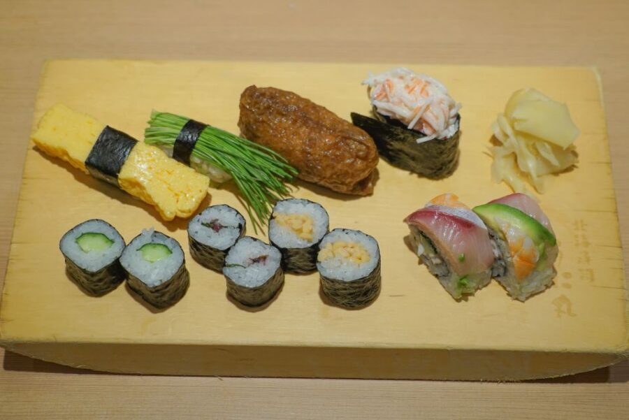 Tokyo: Night Foodie Tour in Shinjuku - Local Bar Time and Golden Gai: The Perfect Nightcap Geometry