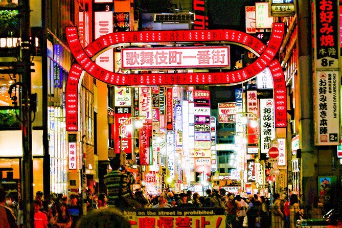 Tokyo Night Foodie Tour in Shinjuku - Seasonal Sushi, Wagyu Beef - Kabuki-cho Night Walk: Neon Streets with Context