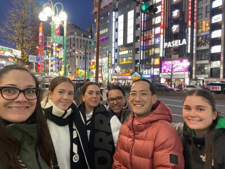 Tokyo: Private Walking Tour with a Local Guide - Tokyo Imperial Palace area and Shinjuku: walking history toward city power