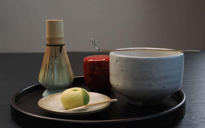 Tokyo: Traditional Tea Ceremony with a Tea Master - Wakocha and tea cake: your first sip sets the pace